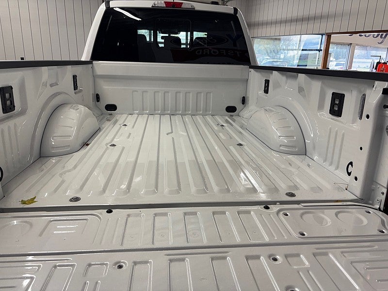 2027 Ford Super Duty F-250 SRW F-250® Platinum®