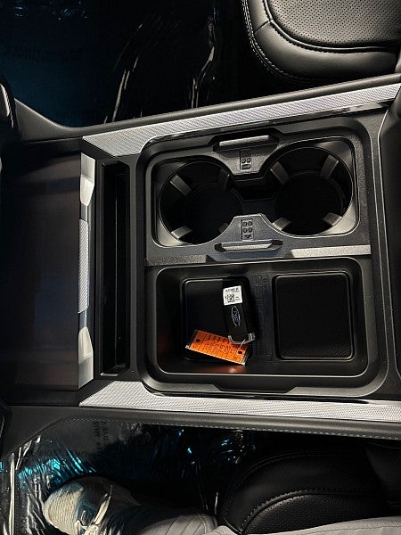2027 Ford Super Duty F-250 SRW F-250® Platinum®