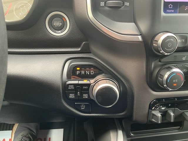 2022 RAM 1500 Big Horn Quad Cab 4x4 6'4' Box