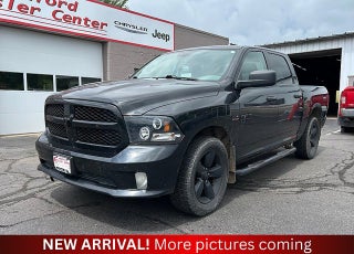 2017 RAM 1500 Express Crew Cab 4x4 5'7' Box